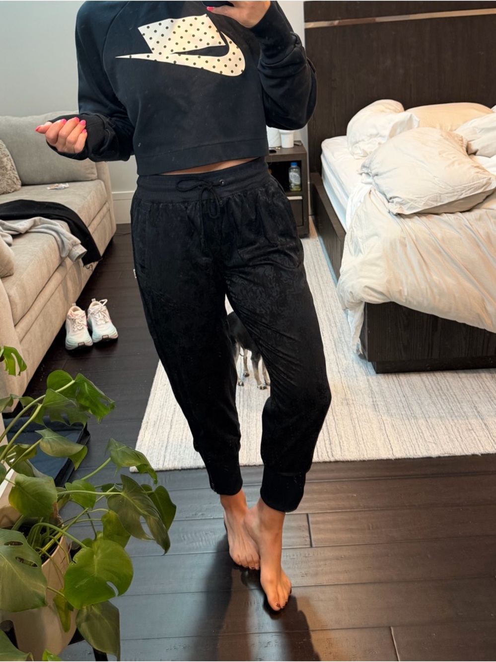 Nike Black & Navy Cropped Jogger Pants for Women